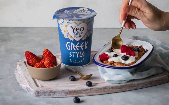 Baked Oats with Yeo Valley Organic Greek Style Natural Yogurt
